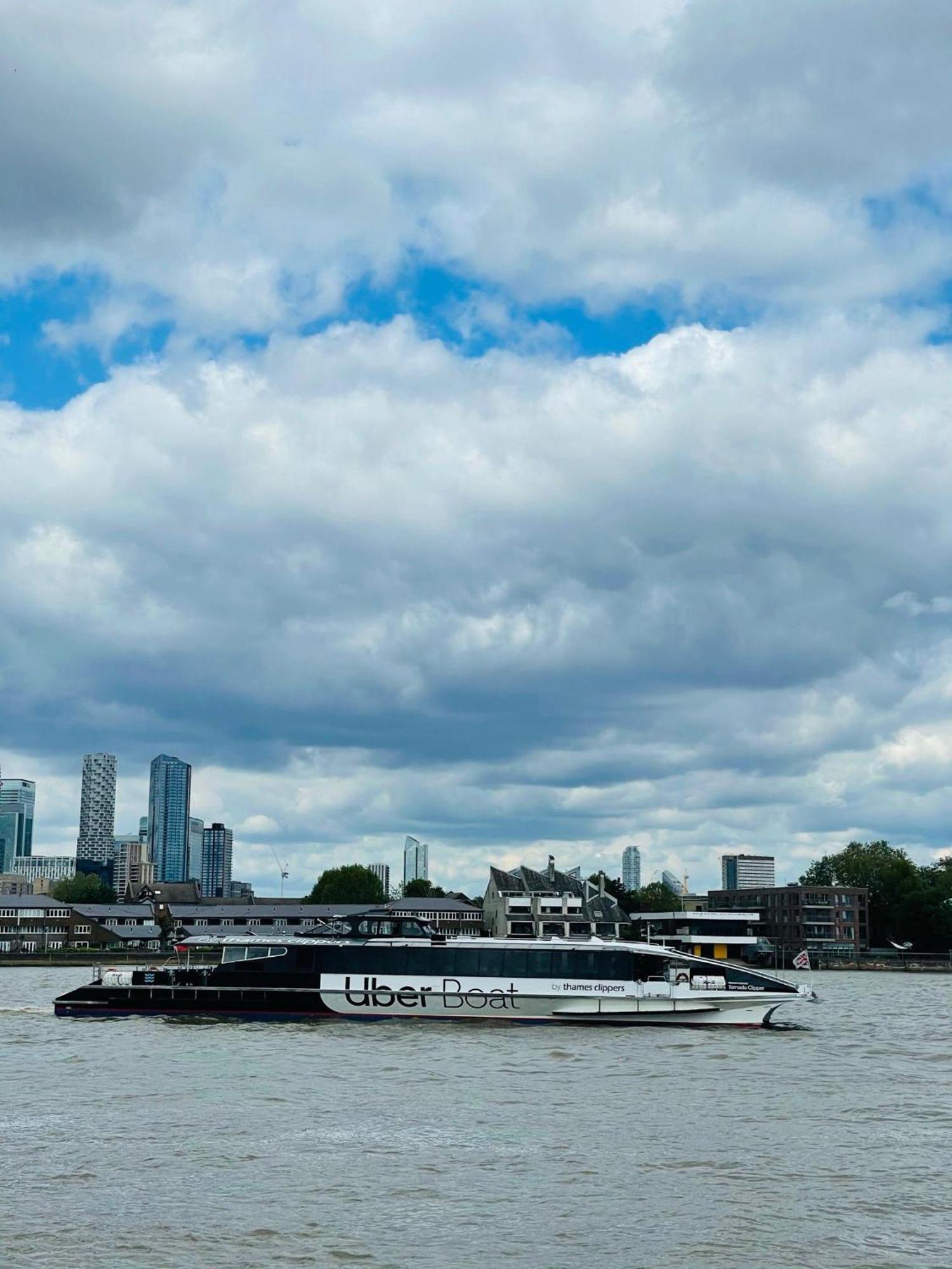 Greenwich Apartment With A River View & Balcony Near The 02 Arena & North Greenwich With Free Wifi & Fast Links Into Central London Luaran gambar