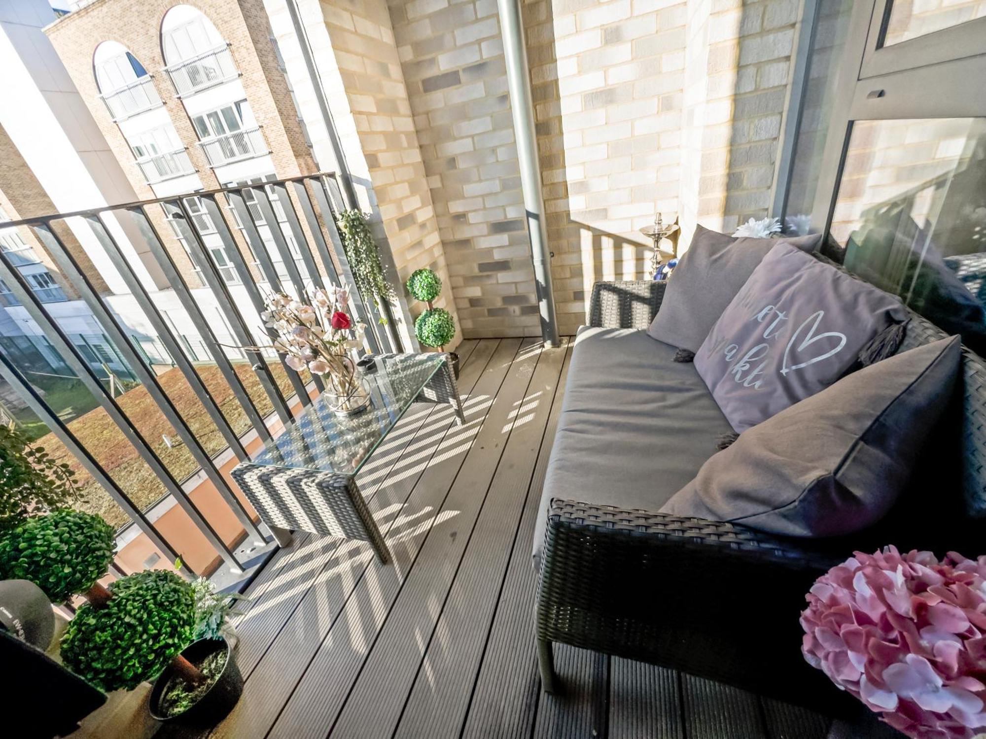 Greenwich Apartment With A River View & Balcony Near The 02 Arena & North Greenwich With Free Wifi & Fast Links Into Central London Luaran gambar